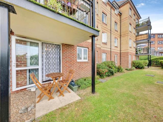 Flat for sale in London Borough of Bexley, Greater London