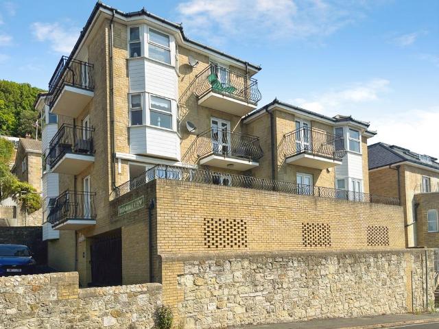 Flat for sale in Lowtherville, Ventnor