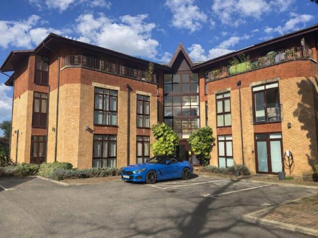 Flat for sale in Cheadle Hulme, Greater Manchester