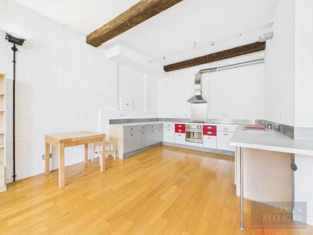Flat for sale in Bede Island, Old Wharf