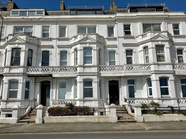 Flat for sale in Middle Deal, Ash