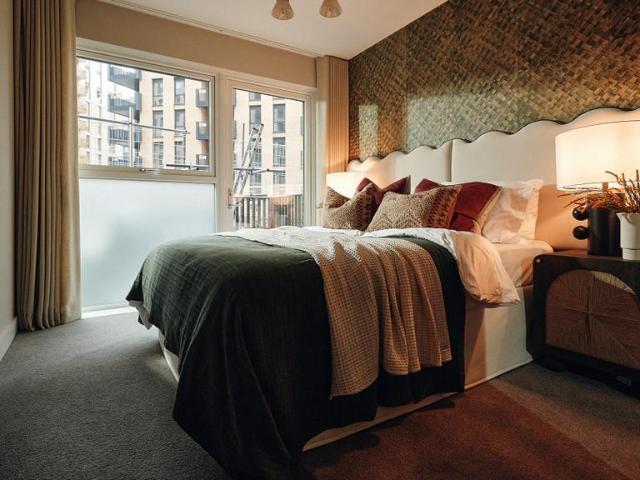 Flat for sale in London Borough of Hounslow, Strand