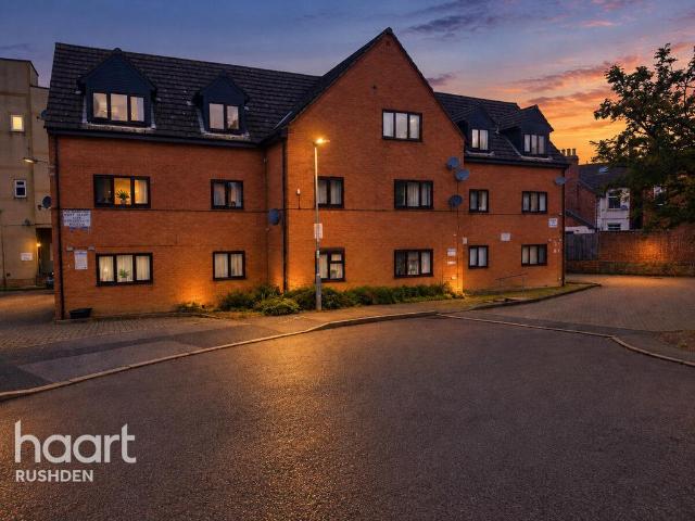 Flat for sale in Rushden