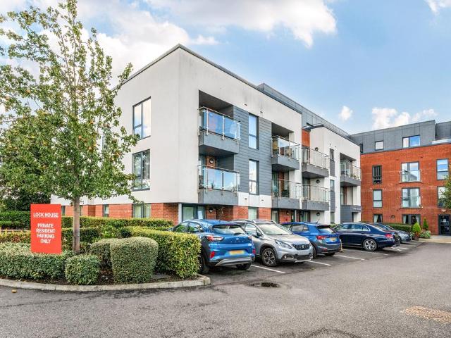 Flat for sale in Firepool, Taunton