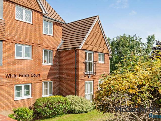 Flat for sale in Ash, Kent