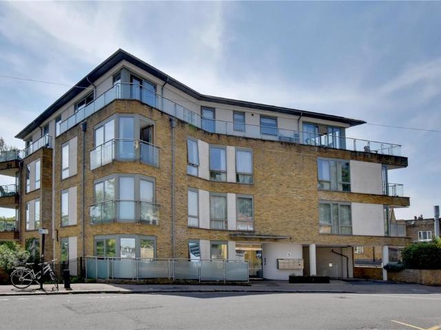Flat for sale in London Borough of Lewisham, Blackheath