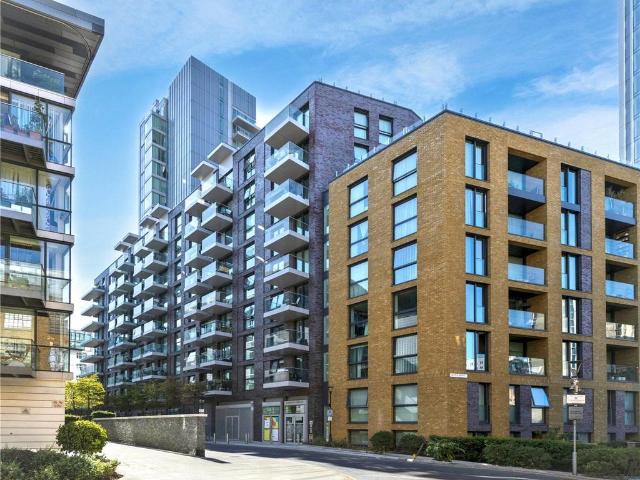 Flat for sale in St. George in the East, Greater London