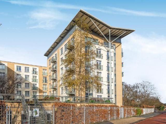 Flat for sale in Newtown, Reading