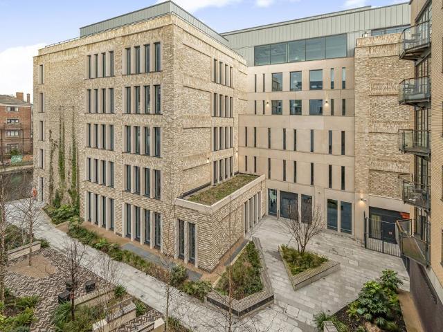Flat for sale in Barnsbury, Greater London