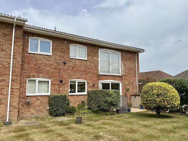 Flat for sale in Highcliffe