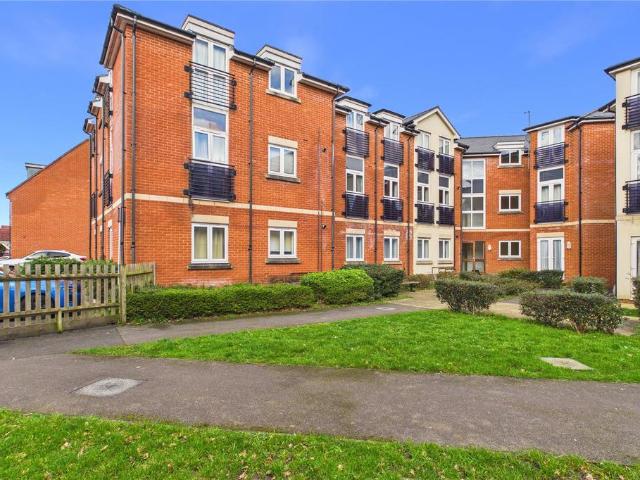 Flat for sale in Tadley, Priest Down