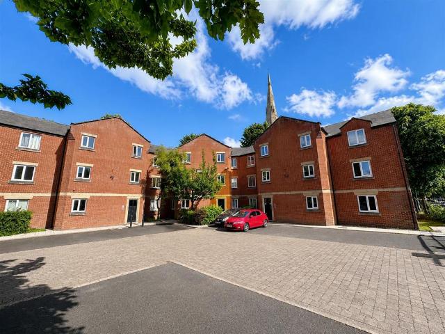 Flat for sale in Blackfriars, Salford