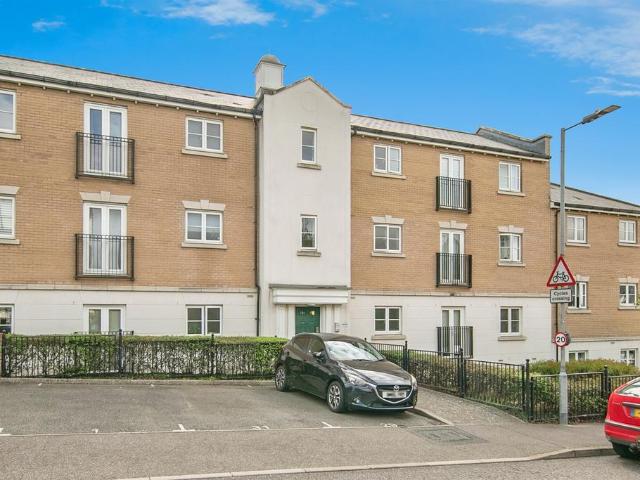 Flat for sale in Mile End, Fordham Heath