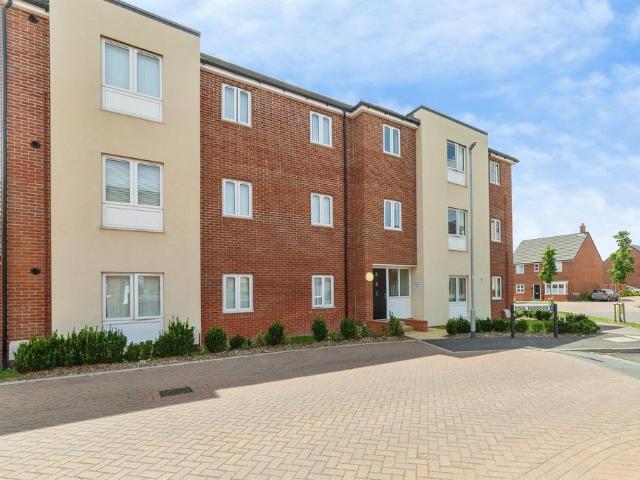 Flat for sale in Stotfold, Bedfordshire