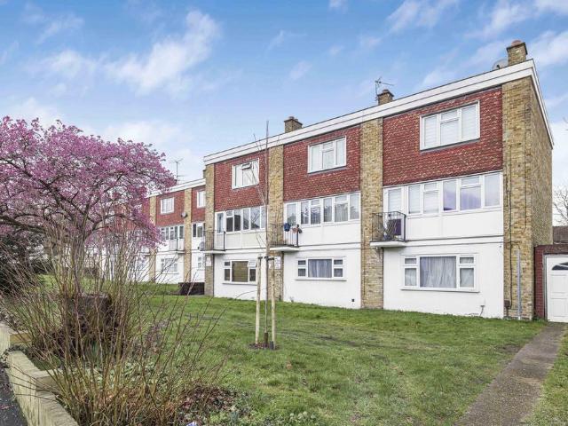 Flat for sale in London Borough of Croydon, Cat Hill
