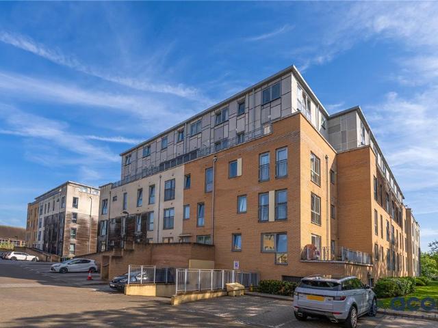 Flat for sale in Colindale, Greater London