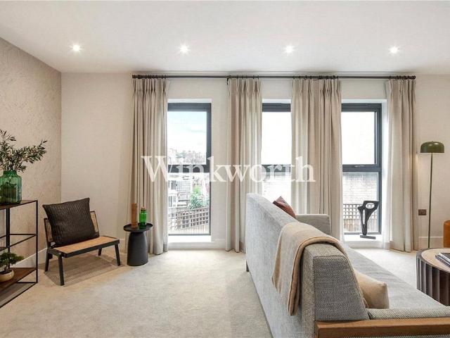 Flat for sale in Greater London