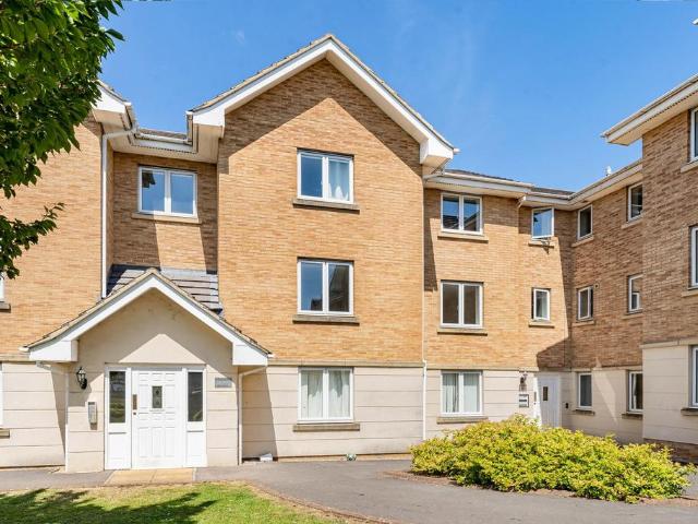 Flat for sale in Fiddler's Green, Golden Valley