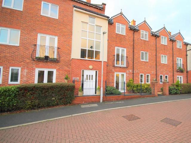 Flat for sale in Lea, Higher Bartle