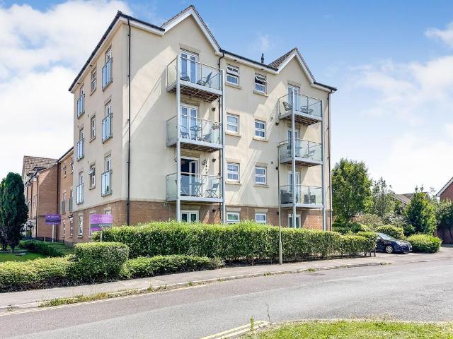 Flat for sale in Hedge End, Helford