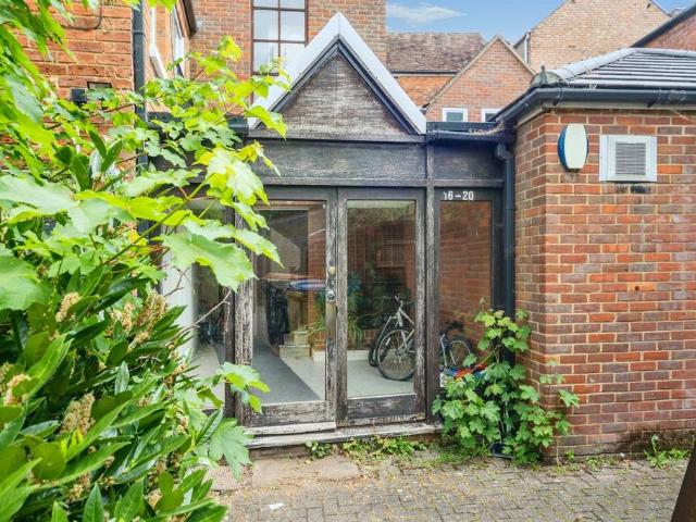 Flat for sale in Calverton End, Milton Keynes