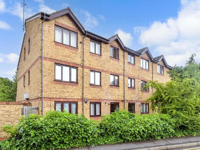Flat for sale in Chadwell Heath, Chadwell Heath