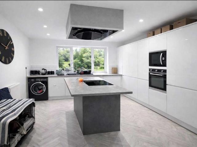 Flat for sale in Sarn, Wales