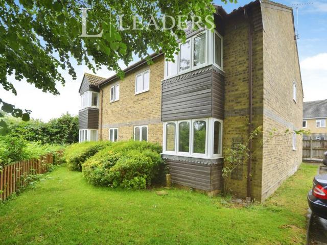 Flat for sale in Chipping Hill, Essex