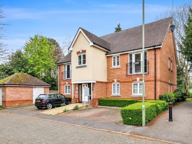 Flat for sale in Bolton Low Houses, Hampshire