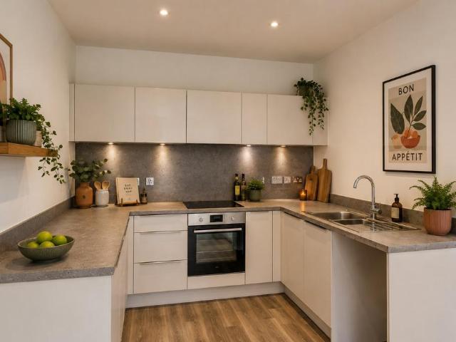 Flat for sale in Feckenham, City Of Bristol