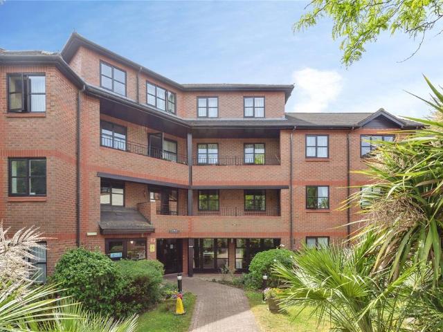 Flat for sale in Kenton, Greater London