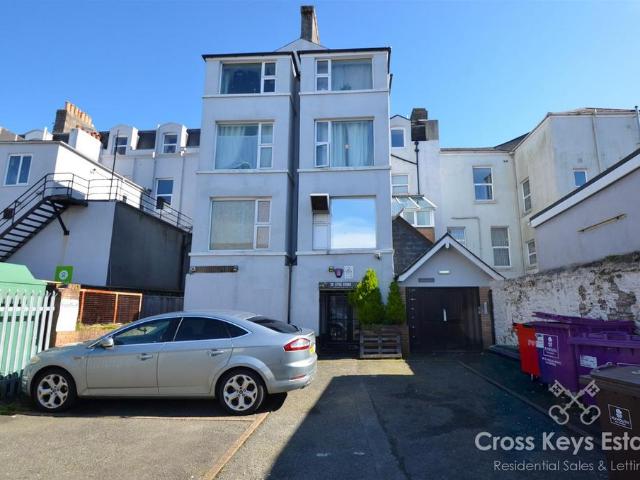 Flat for sale in Mount Wise