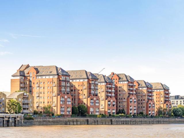 Flat for sale in Sands End, Greater London