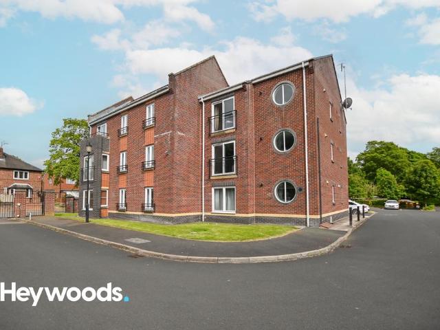Flat for sale in Stoke, Stoke-on-Trent
