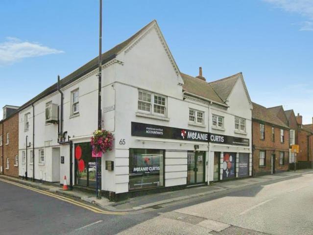 Flat for sale in Wokingham, Isle Of Man