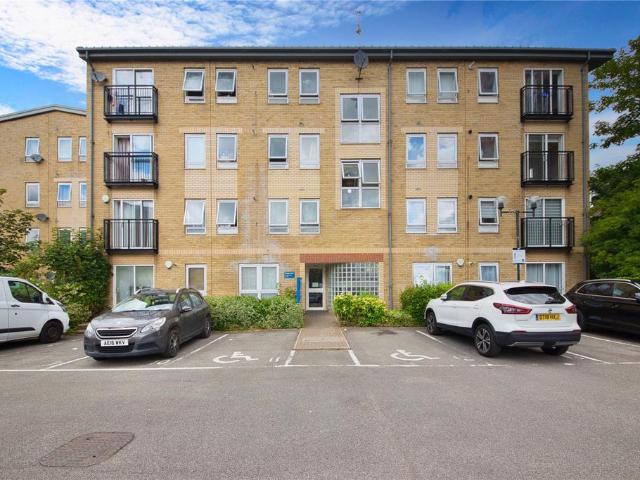 Flat for sale in Gascoigne Estate, Greater London