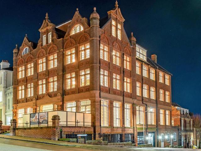 Flat for sale in St James, Sandown Park