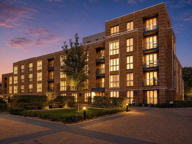 Flat for sale in Hampshire