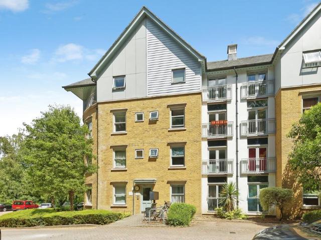 Flat for sale in Wincheap, The Bridge