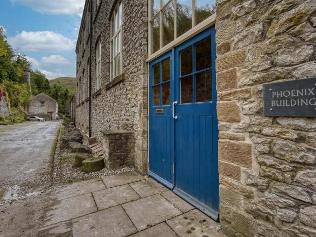 Flat for sale in Froggatt, East Midlands