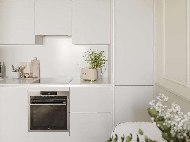 Flat for sale in Park Royal, London