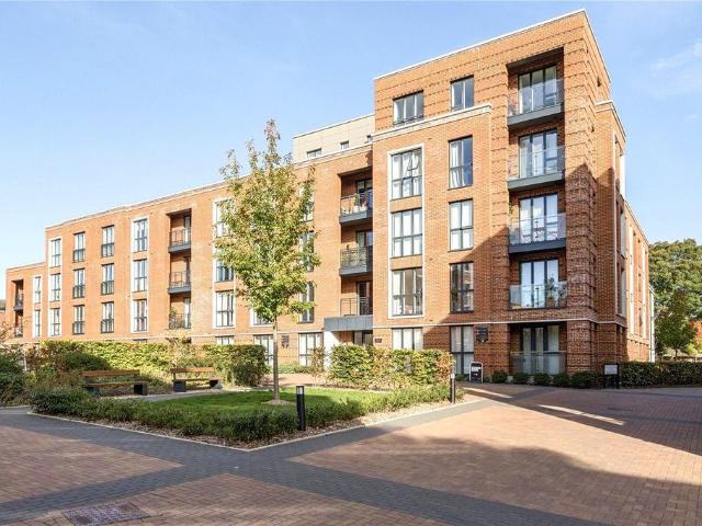 Flat for sale in Hampshire