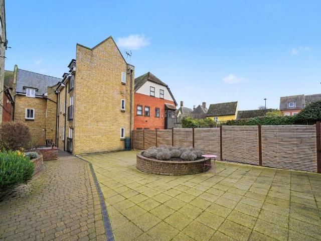 Flat for sale in King's Walden, Hertfordshire