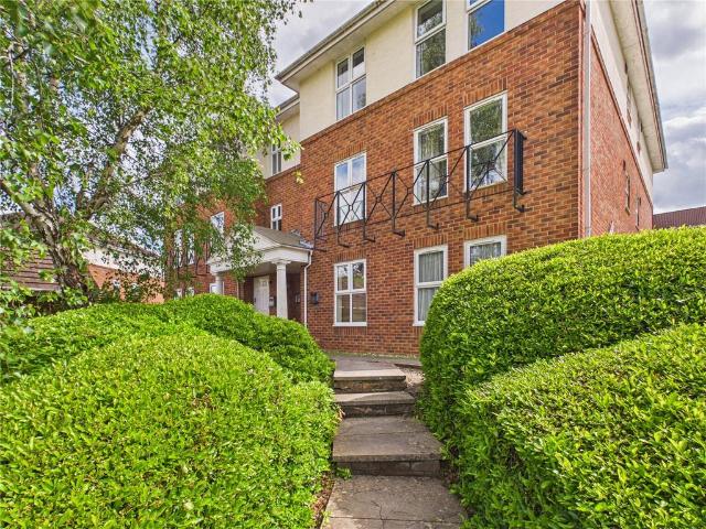 Flat for sale in Feckenham, City Of Bristol