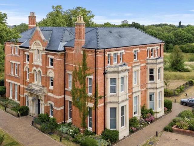 Flat for sale in Copsewood, West Midlands