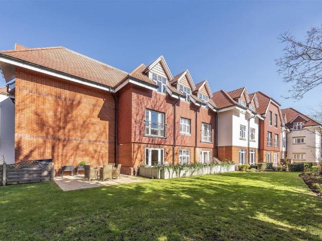 Flat for sale in The Butts, Kent