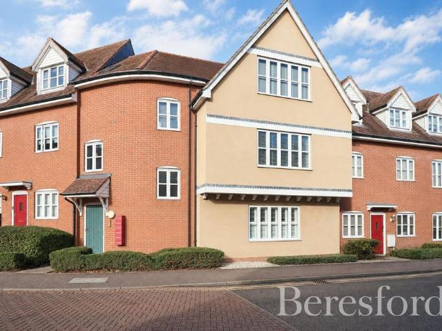 Flat for sale in Duton Hill, Essex