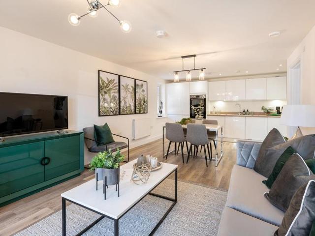 Flat for sale in Horley, Red Hill