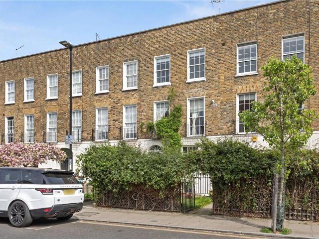 Flat for sale in Barnsbury, Greater London