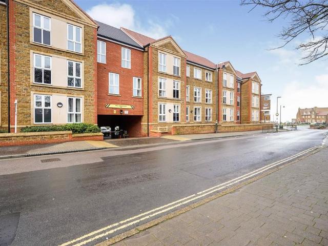Flat for sale in Hunstanton, Brookville